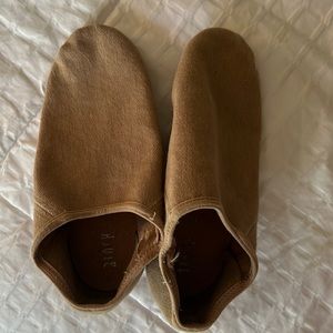 Bloch tan cloth jazz shoes